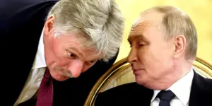 Дмитро Пєсков під час брифінгу