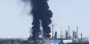 Пожежа на Тюменському нафтопереробному заводі після удару безпілотників 25 липня 2026 року