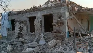Пошкоджені вантажні автомобілі із зерном після удару в Ізмаїльському районі Одеської області