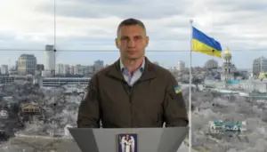 Київський міський голова Віталій Кличко під час брифінгу щодо підготовки столиці до зими.