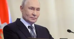 Підготовка Кремля до поїздки Путіна на форум АТЕС у Китаї та саміт G20 у Маямі за участю Трампа.