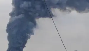 Дим над Таганрогом після нічної атаки безпілотників у ніч на 12 вересня 2026 року
