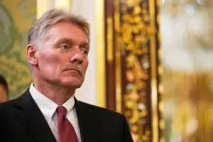 Дмитро Пєсков під час брифінгу в Кремлі