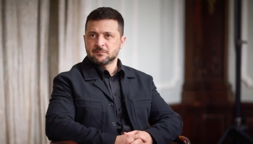 Колаж УНІАН зі скриншотами інтерв'ю Володимира Зеленського в подкасті The Diary of a CEO